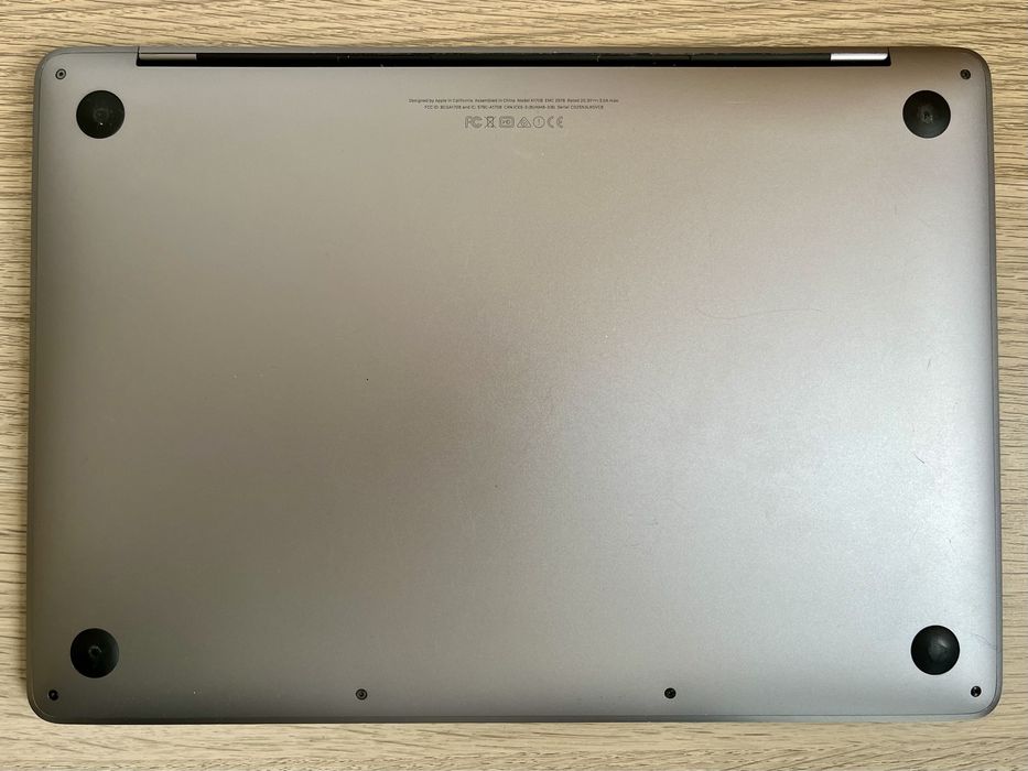 Vând MacBook Pro 13.3 Inch 16GB RAM