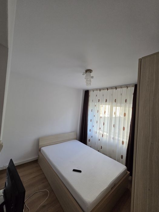 Închiriez apartament 2 cam