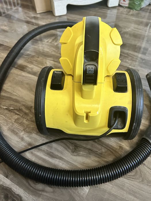 Oferta speciala!!! Aspirator Kärcher VC 3 fara sac