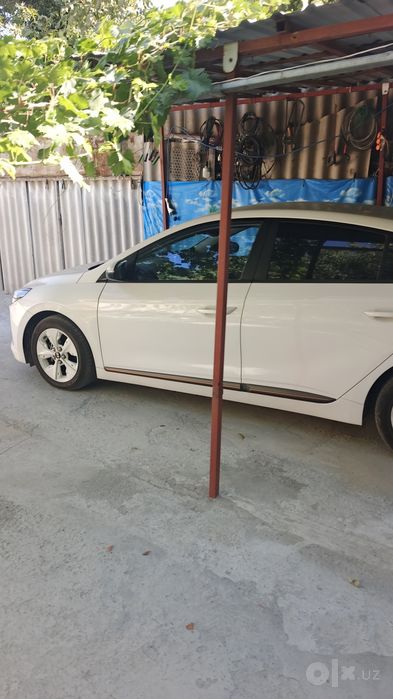 Продам электроавтомобиль Hyundai ioniq