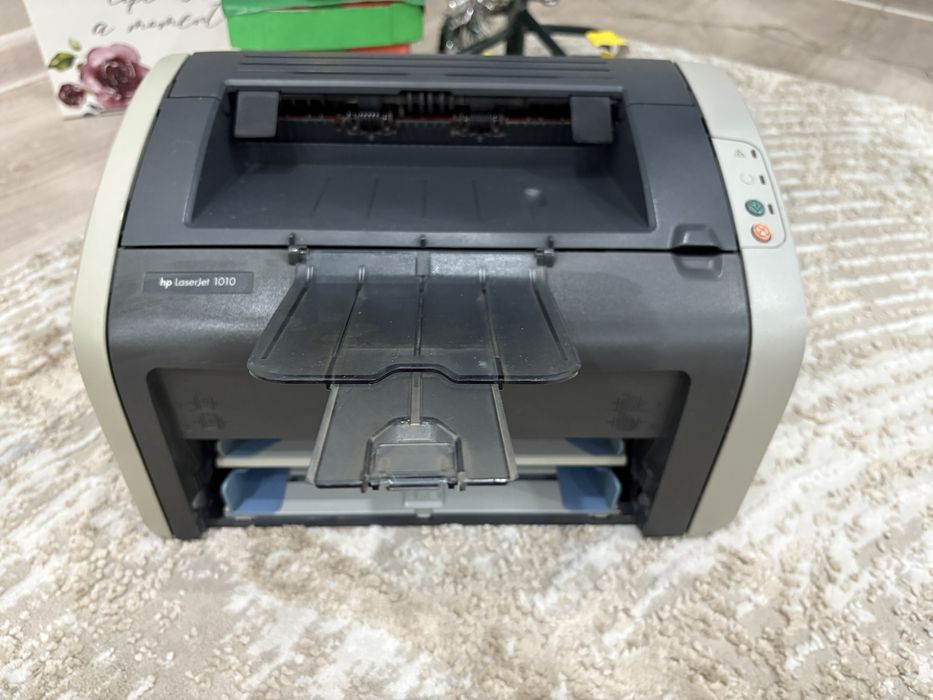 Лазерный принтер НР1010