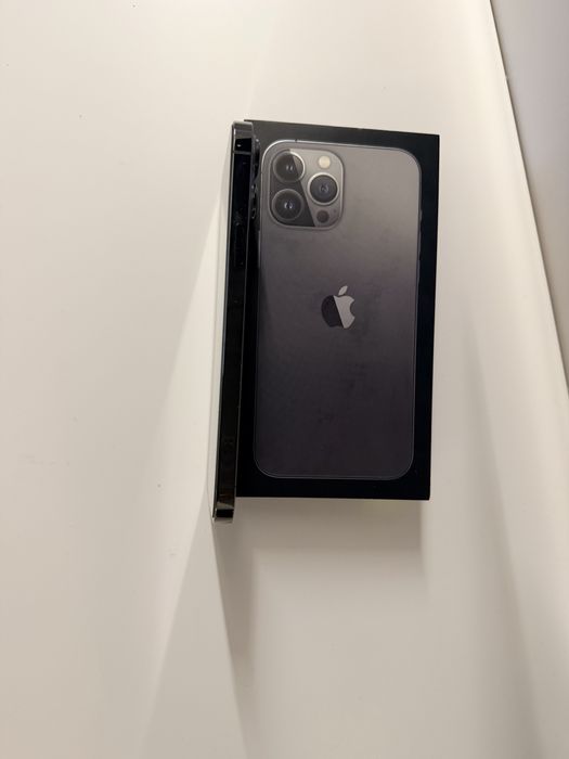 Продавам Iphone 13pro max 256GB.