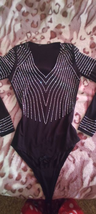 Поличка от пера + блестящо боди