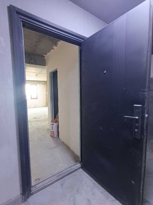 Срочно продаётся 1 комнатная квартира в новом ЖК рядом метро Олмос