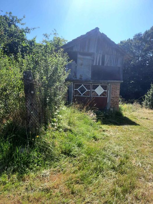 Продавам къща с имот