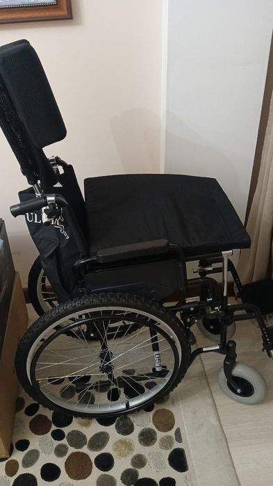 Продам инвалидную коляску