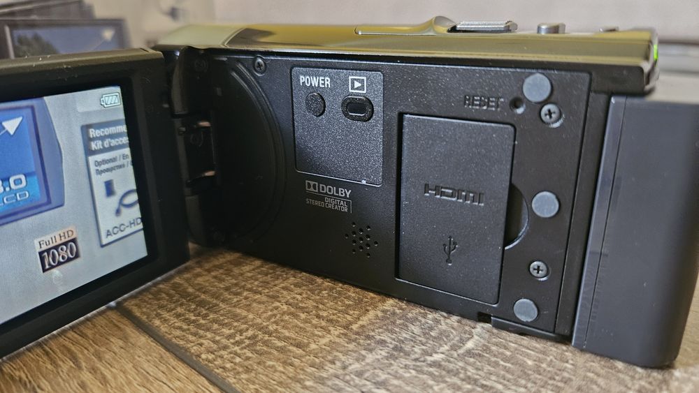 Нова Sony handycam hdr-cx130e