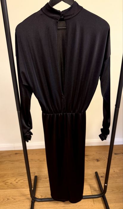 Gestuz сатенирана рокля