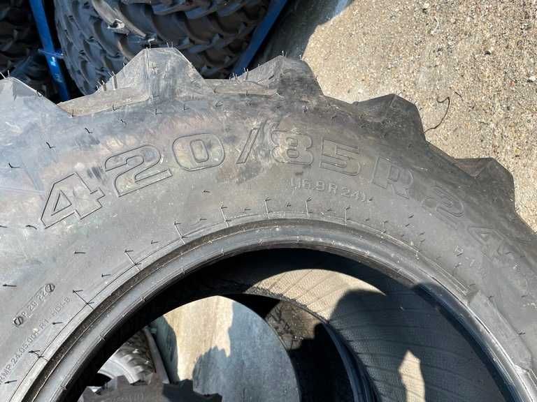 Anvelope Radiale de tractor fata cu protectie janta 420/85R24