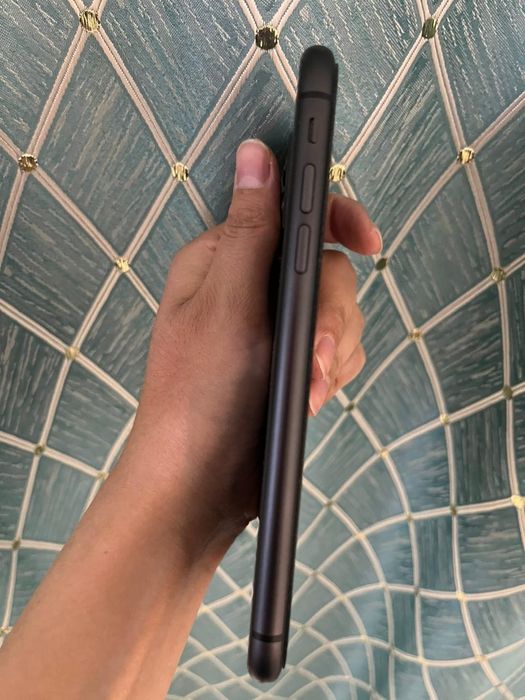 Продам iPhone 11