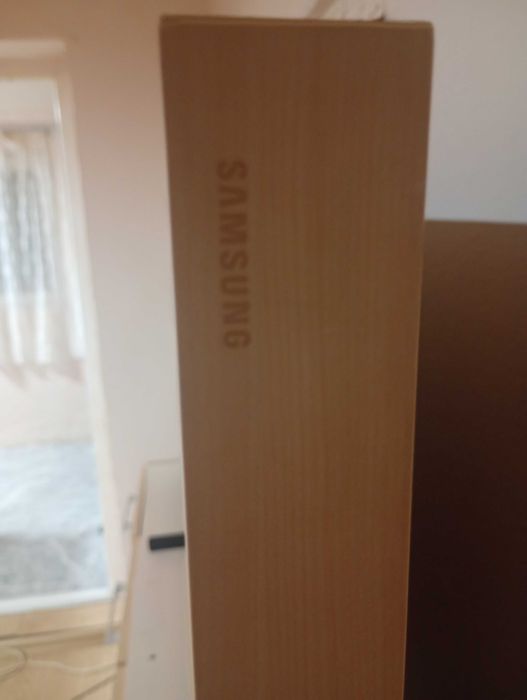 Tv Smart Quled 4k one conect echipat cu ramă+ suport de perete Samsung toate originale