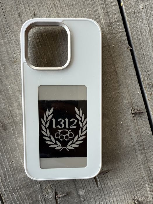 Продавам калъфи за iphone 16 pro max и iphone 16 pro