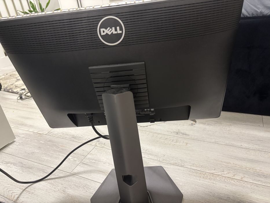 Vand monitor dell:60 hz