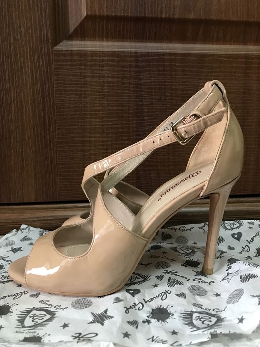 Продам босоножки 38 р-р