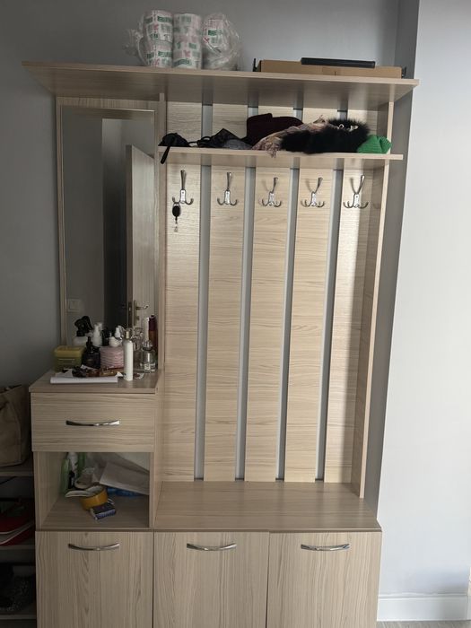 Продаётся шкаф для прихожей.