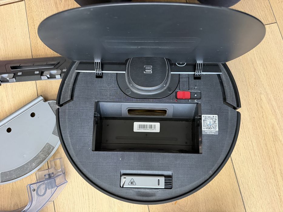 Robot de aspirare Ecovacs DX9G