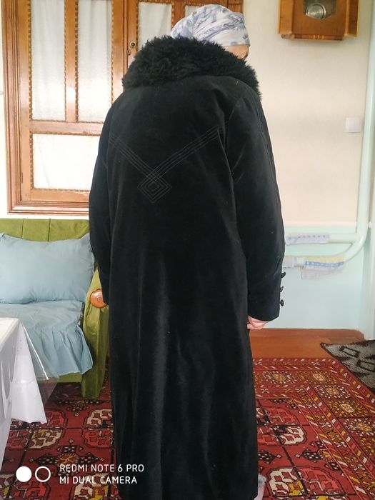 Лама пальто сотилади . Лама пальто