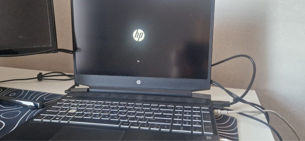 HP Pavillion игровой ноут