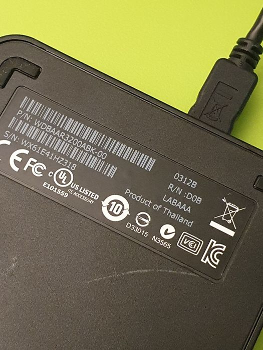 Vând hard extern 320 gb