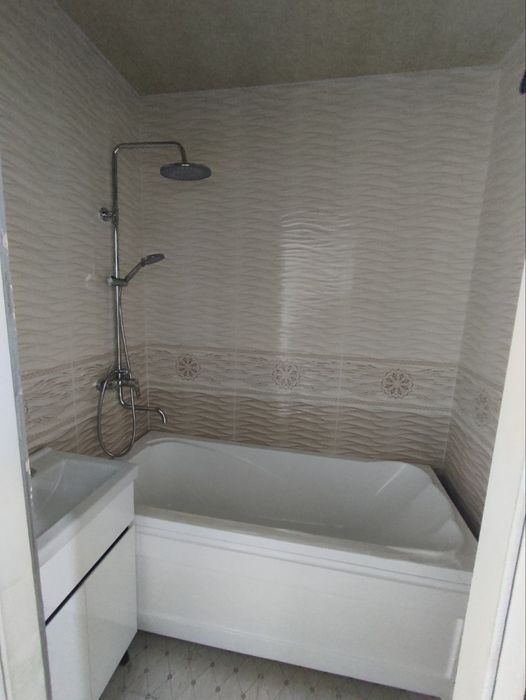 Срочна 3 хонали уй сотилади. Нурафшонда янги қурилган домда 4 этажда.