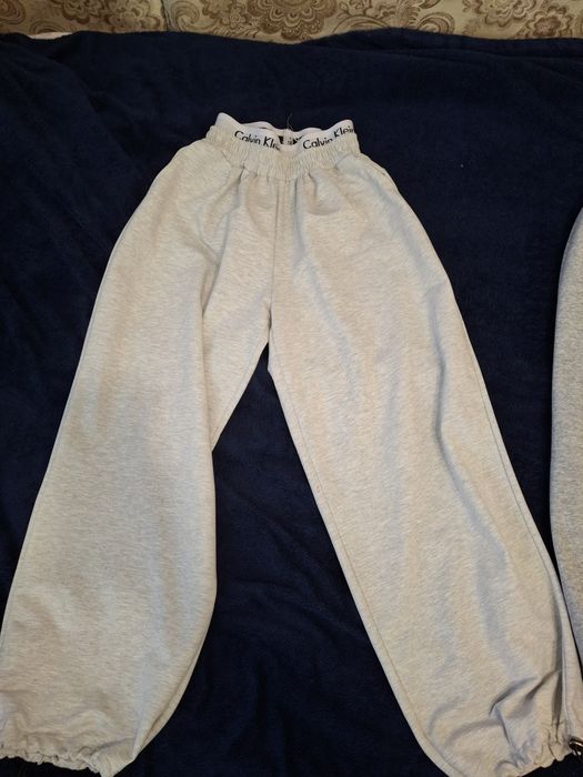 Продаю 2 кофты,и 2 пары штанов