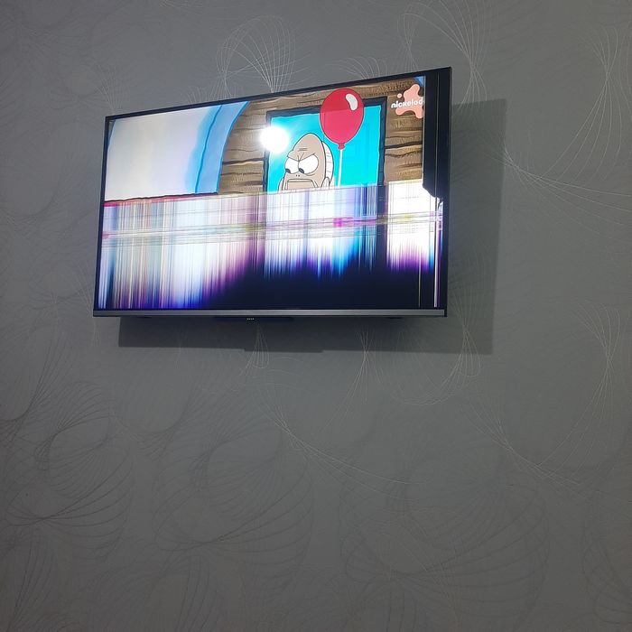 Телевизор TCL смарт тв на запчасти