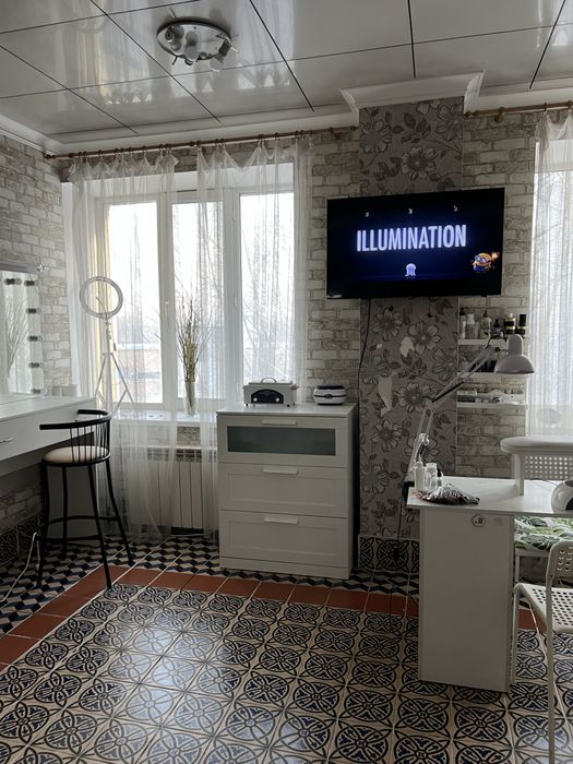 Сдам место мастеру маникюра