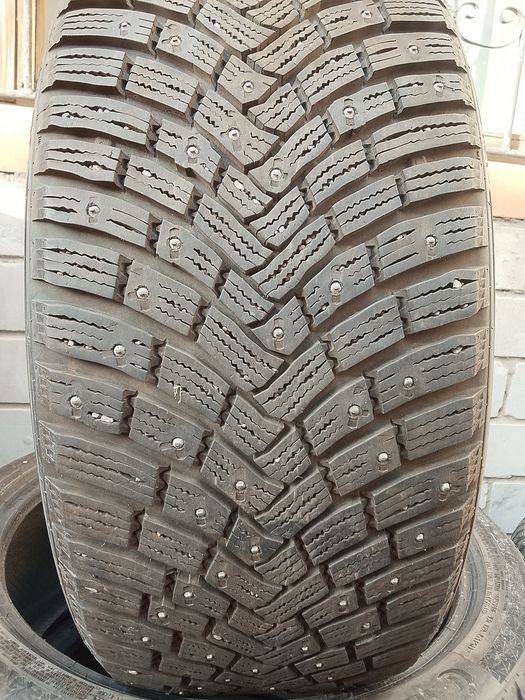 235/40R19 4шт Continental в хорошем состоянии