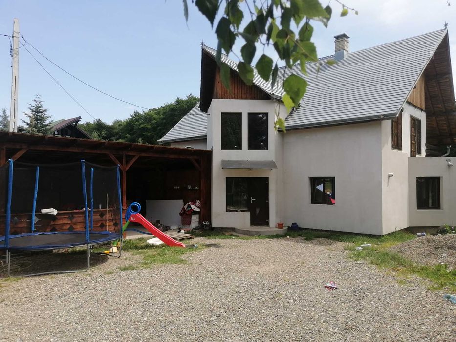 Vand casa - loc. Varfu dealului jud. Suceava