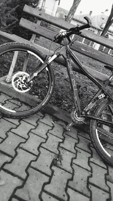 Vând bicicleta ghoust miss 5000