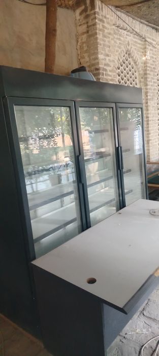 Витринный холодильник