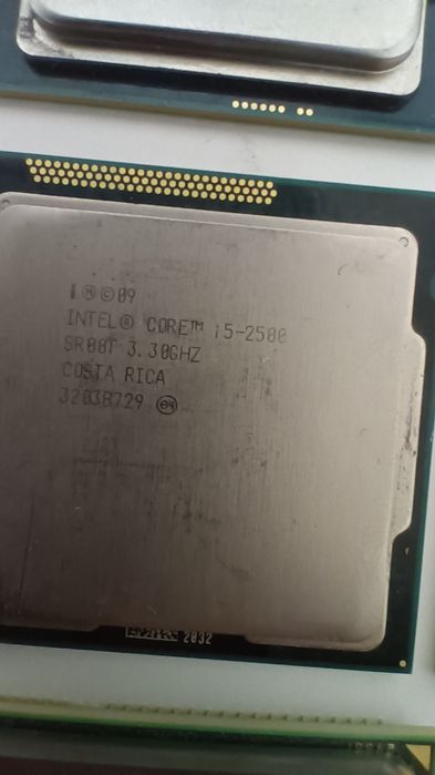 Lot procesoare Intel i3 i5 i7