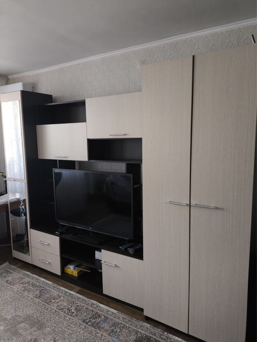 Продам горку-шкаф для зала