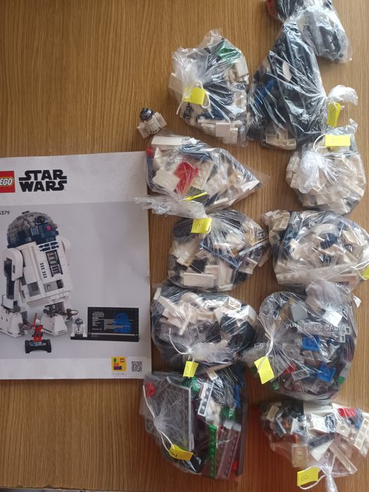 Lego Star Wars 75379 R2D2 set aniversar 25 de ani