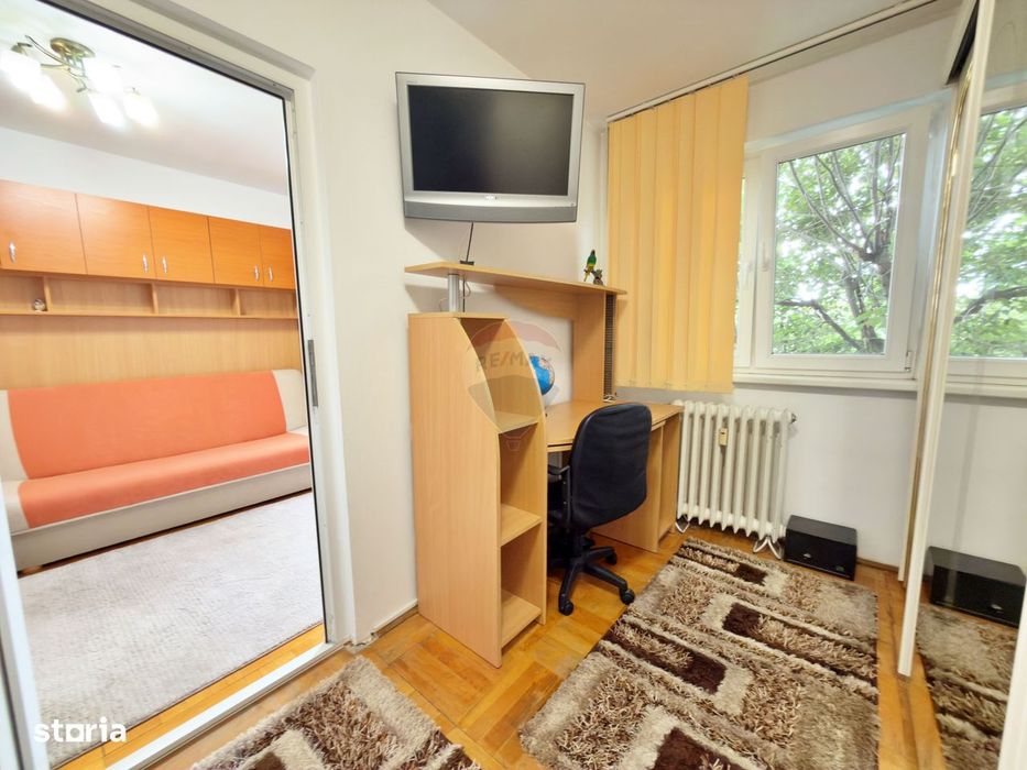 Apartament cu 3 camere de închiriat în zona Intim
