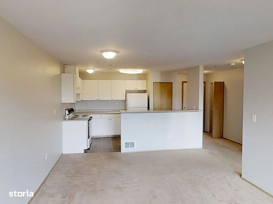 Apartament 3 camere zona TRACTORUL,