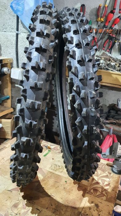 80 100 21 echivalent 90 90 21 Pirelli scorpion R21
