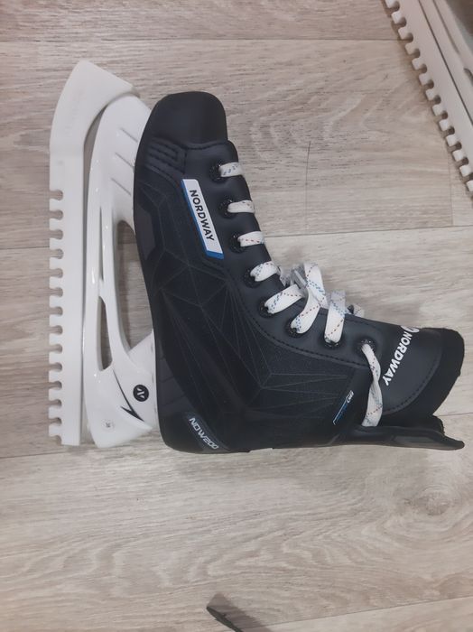 Коньки  новые...