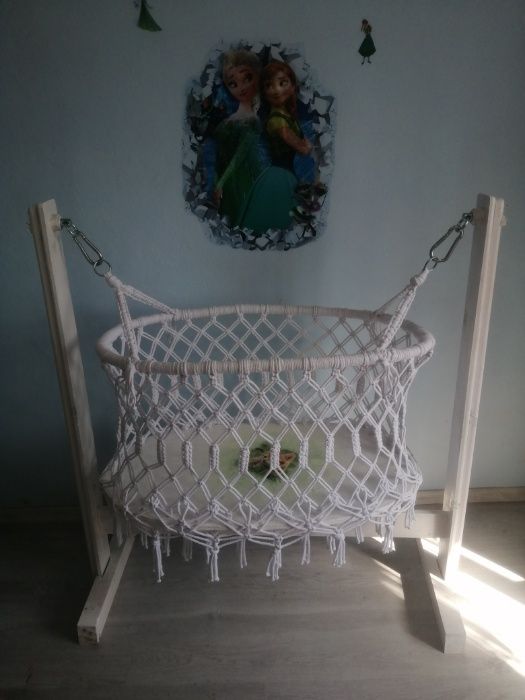 бебешка люлка със стойка