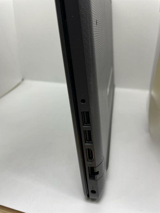 Laptop HP 250 G7 cu procesor Intel(R) Core(TM) i3-1005G1 -P-