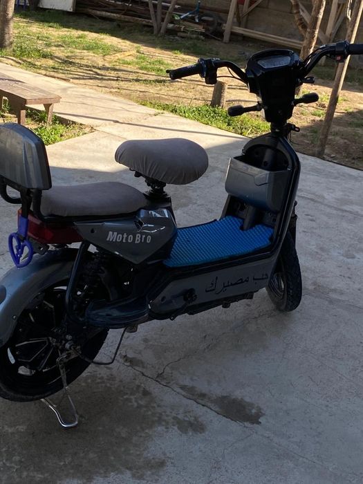 Скутер  электрвелосипед