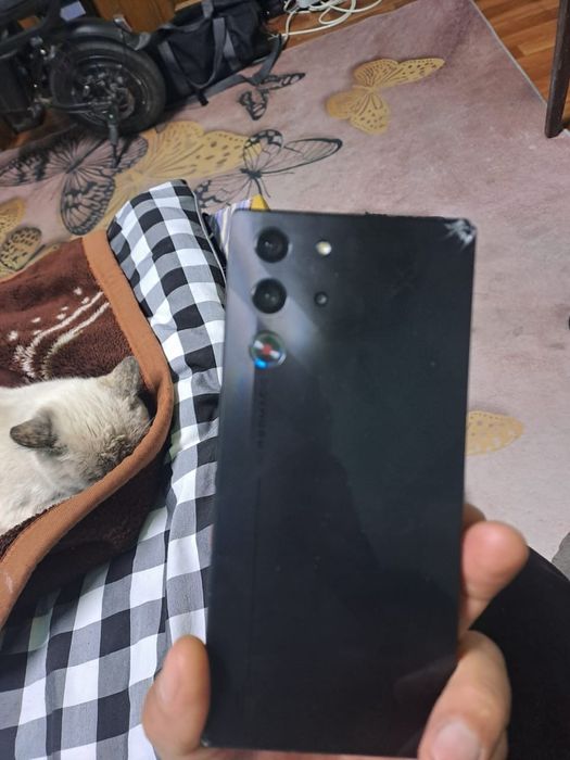 Продам телефон...