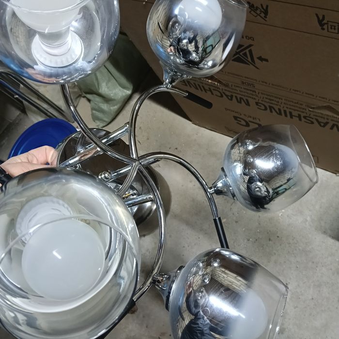 Люстра сатылады .