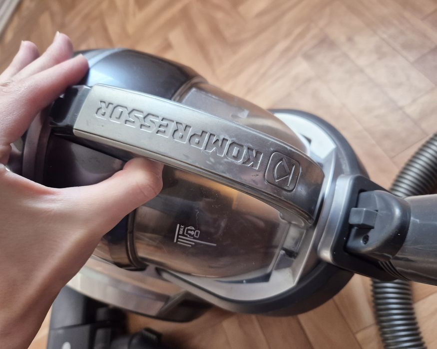 Пылесос LG компрессор vk89483ru