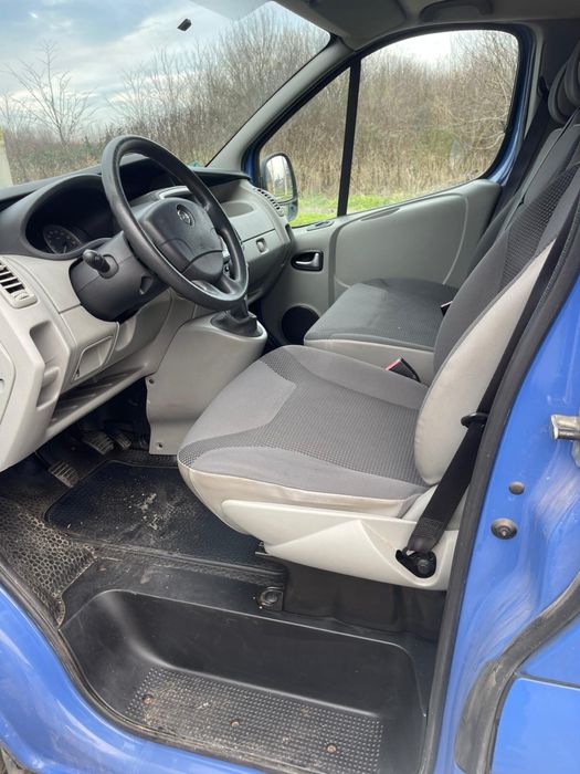 Opel Vivaro 3 locuri