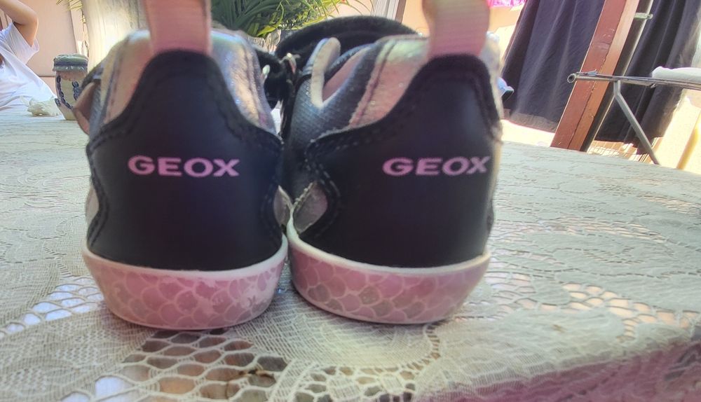 Pantofi Geox sport roz si bleomarin din piele nr 20