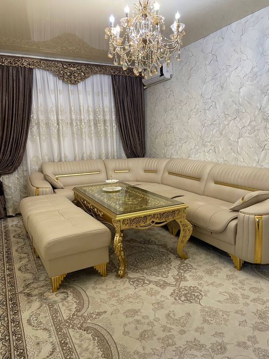 Уголок сотилади