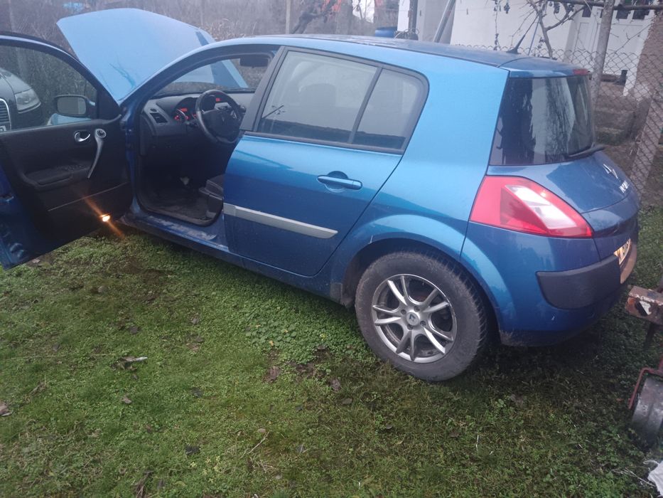 Рено меган на части