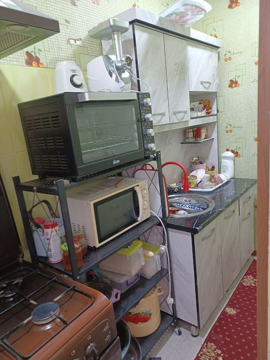 Продается 2 х ком кв с обстановкой