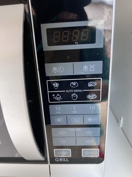 Cuptor microunde Sharp